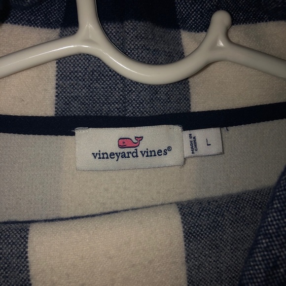 Vineyard vines pullover - Picture 2 of 3